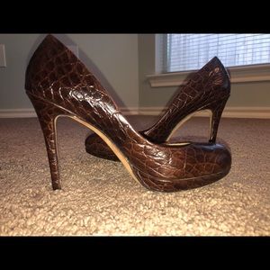Ann Taylor brown snake skin heels - size 6
